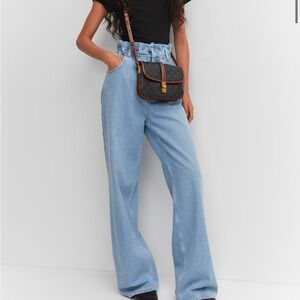 Meet your Posher, Chloe Bee